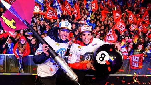 Alex e Marc marquez in festa a Cervera. Afp