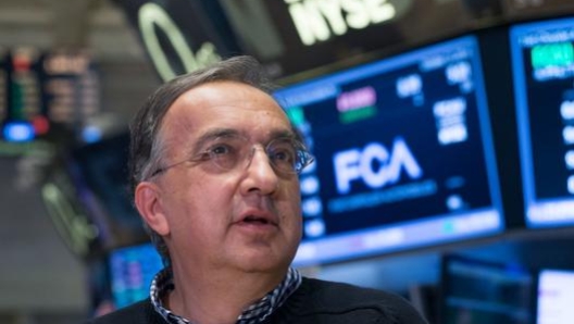 Sergio Marchionne esordì al vertice della Fiat inducendo la GM a pagare per non comprarla