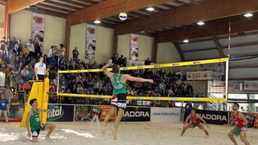 Una partita del campionato italiano di beach volley indoor organizzato dalla Fipav. FEDERVOLLEY