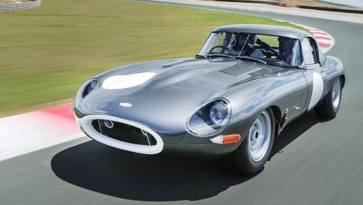 La Jaguar E-Type Lightweight: oltre un milione di euro, ma un modello artigianale dal valore inestimabile