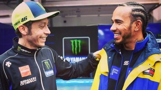 Valentino Rossi e Lewis Hamilton insieme