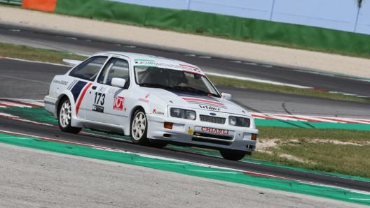 Una Ford Sierra RS Cosworth omologata Gruppo N ha una potenza di 300 cavalli, contro i circa 220 dell’originale