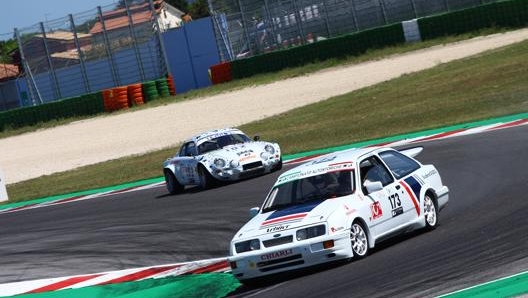 Contemporanee della Sierra RS Cosworth furono la BMW M3 E30 e la Mercedes 190 E Cosworth, ma anche la Lancia Delta Integrale