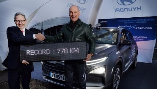 Bertrand Piccard all’arrivo a Le Bourget