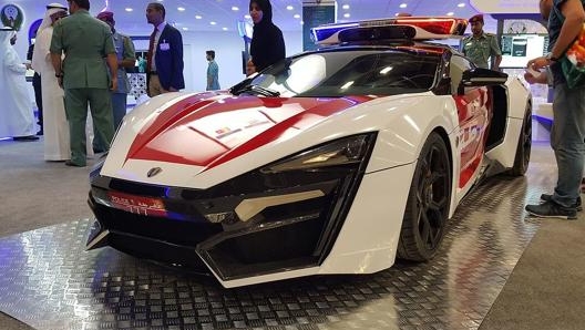 Nel parco macchine della polizia di Abu Dhabi c’è anche Lykan HyperSport, supercar da 770 cv e quasi 400 km/h di velocità massima