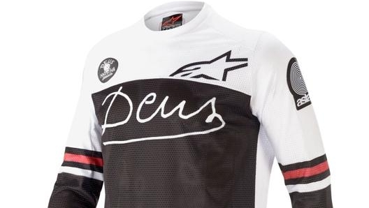 Una delle due varianti della maglia da cross Racer Tech (49 euro)