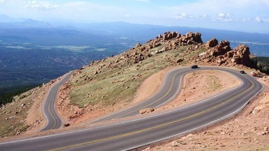 La Pikes Peak è stata completamente asfaltata nel 2012