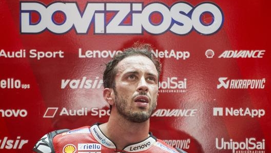 Andrea Dovizioso nel paddock Ducati