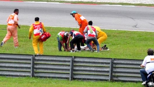 La morte di Marco Simoncelli a Sepang nel 2011. LaPresse