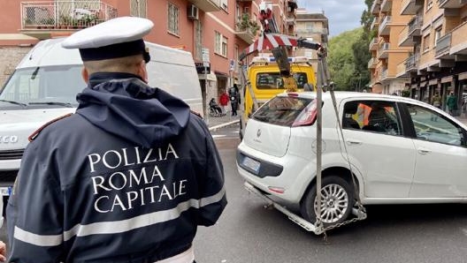 La rimozione di un veicolo in sosta irregolare in un spazio disabili