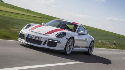 La GT3 RS ha motore aspirato da 520 cavalli