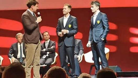 Vettel fra Binotto e Leclerc alla festa Ferrari