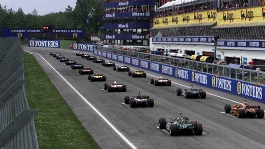 Il rettilineo del circuito di Imola. LaPresse