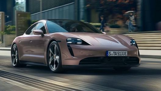 Porsche lancia in Cina la berlina sportiva elettrica Taycan a trazione posteriore