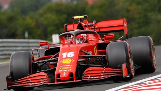 Charles Leclerc in azione in Ungheria con la Ferrari. Getty