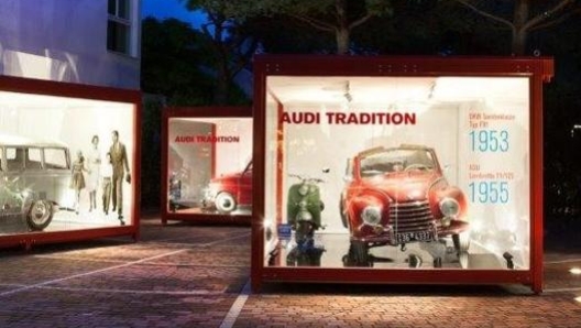 L’esposizione all’aperto a Jesolo sulle vacanze al villaggio estivo Nsu, a cura di Audi Tradition