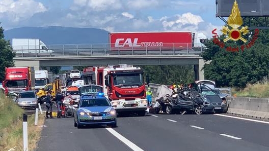 Lo schianto sulla A1 in cui sono morte due bambine di otto mesi e 10 anni