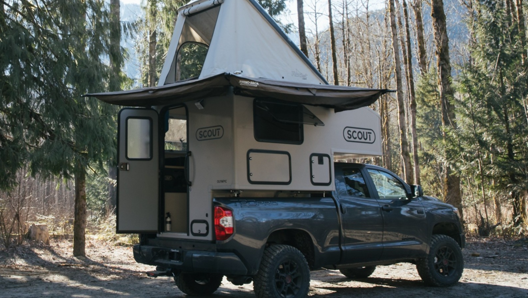 Adventurer Manufacturing Scout Olympic non è un furgone e nemmeno un camper: la base di partenza è il pick-up