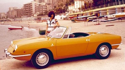 La Fiat 850 Spider è rara da trovare in buone condizioni ma con ventimila euro si può acquistare