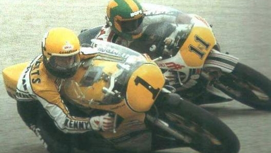 Virginio Ferrari (11) e Kenny Roberts (1) in gara a Imola nel 1979