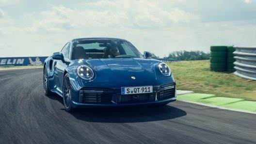 Arriva la Porsche 911 Turbo della serie 992