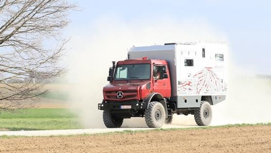 Unimog, l’autocarro prodotto da Mercedes-Benz, dal secondo dopoguerra un’icona del fuoristrada