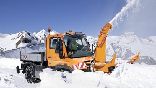 Unimog è tra i mezzi più impiegati nelle operazioni di lavoro in montagna