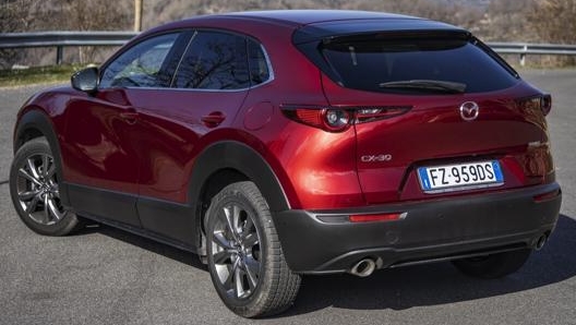 Design molto spiovente in coda per Mazda CX-30