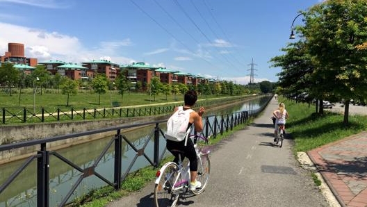 La ciclopedonale del Naviglio della Martesana a nord-est di Milano. Masperi