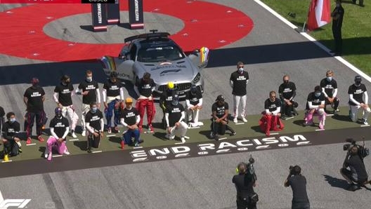 I piloti della F.1 contro il razzismo in griglia di partenza