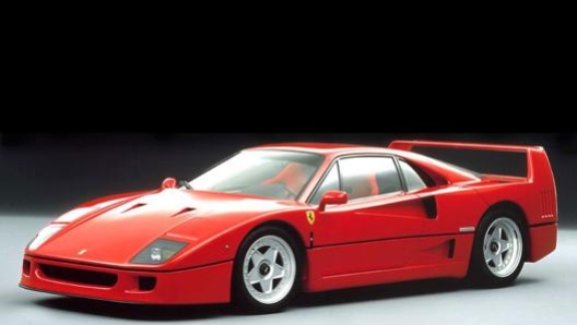 Una Ferrari F40 è stata distrutta per imperizia del proprietario che stava per separarsene