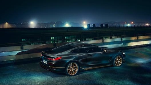 Carrozzeria a contrasto, nero e oro, sulla Bmw Serie 8 Golden Thunder Edition