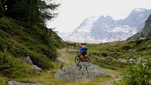 Un passaggio panoramico sui sentieri dell’Alta Valtellina. Masperi