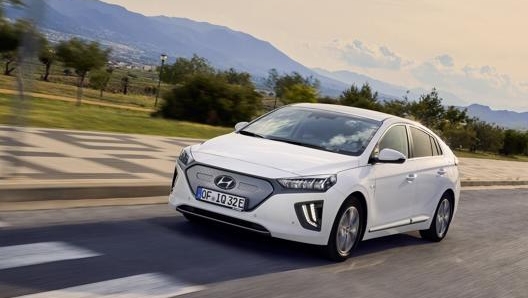 Il prezzo di listino della Hyundai Ioniq plug-in parte da 37.000 euro