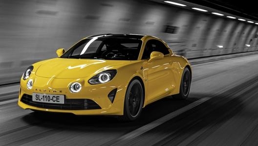 La Alpine A110 in livrea giallo girasole