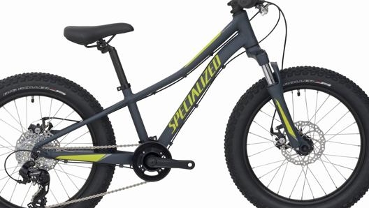 Una mtb da bambino con ruote da 24 pollici firmata Specialized