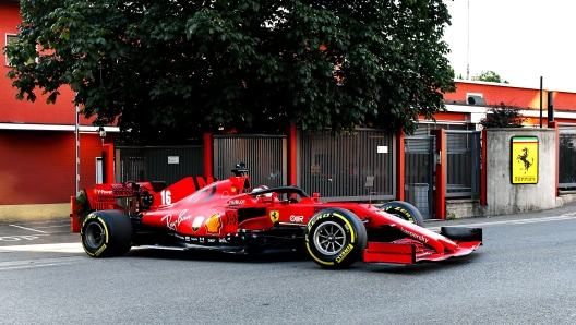 Charles Leclerc, 22 anni, ieri a Maranello. Monegasco è alla seconda stagione con la Ferrari: ha vinto sinora 2 GP, Spa e Monza