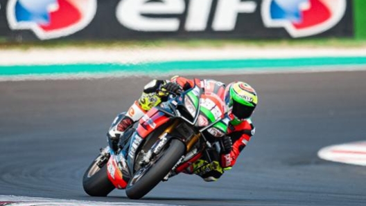 Lorenzo Savadori vince Gara2 a Misano e allunga in campionato