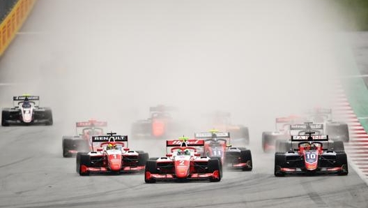 Il via della F.3 in Stiria, sotto il diluvio. Getty