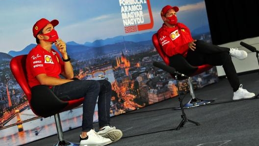 Da sinistra Charles Leclerc e Sebastian Vettel. Epa