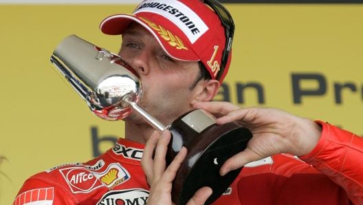 Lori s Capirossi festeggia la vittoria a Jerez nel marzo 2006. Ap