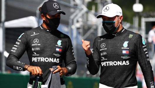 Lewis Hamilton e Valtteri Bottas a Spielberg con naso e bocca coperti. Getty