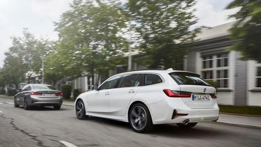 La Bmw 330e Touring, con sistema ibrido plug-in