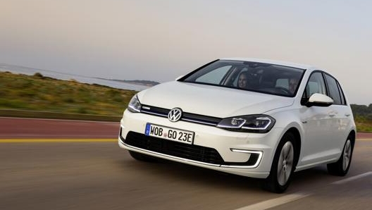 Il prezzo della e-Golf parte da 32.950 (batteria inclusa), che scendono a 22.950 euro con l’incentivo pieno, 26.950 senza la rottamazione