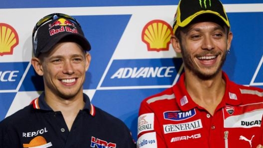 Casey Stoner e Valentino Rossi in una foto del  2012. Epa