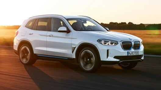 La Bmw iX3, il primo Suv elettrico del marchio bavarese