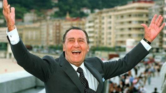 Alberto Sordi è nato nel 1920 ed è morto nel 2003. Una carrellata su alcune auto particolari apparse nei suoi film. Epa