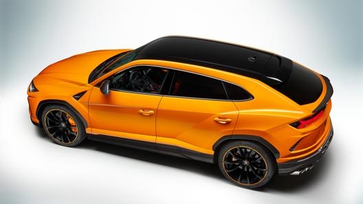 Il Suv Lamborghini Urus 2021 nella colorazione Arancio Borealis