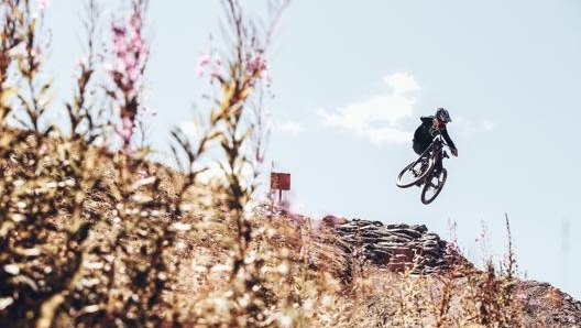 Un’evoluzione in mtb da downhill nel bike park Mottolino. Apt Livigno/Ezeurrets