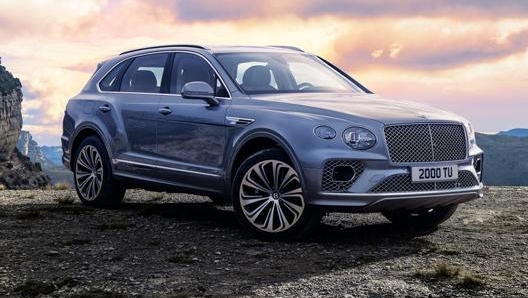 Parauti più pronunciato e griglia ritoccata nel restyling della Bentley Bentayga